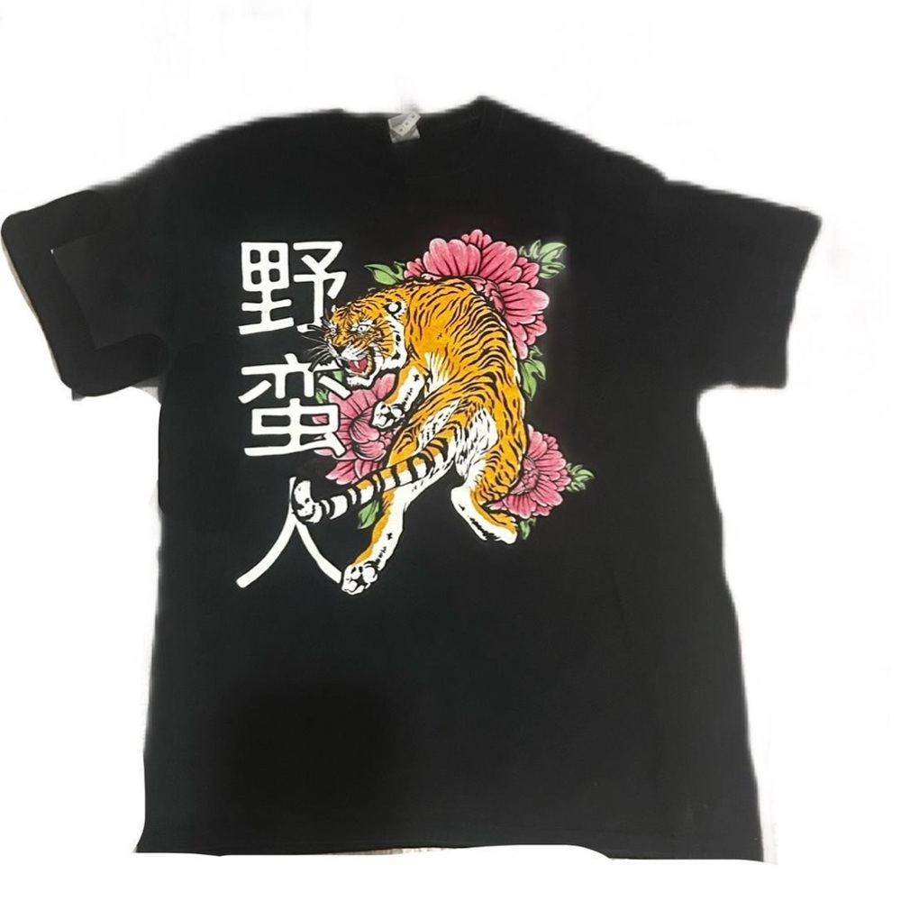 Men’s graphic design t shirt